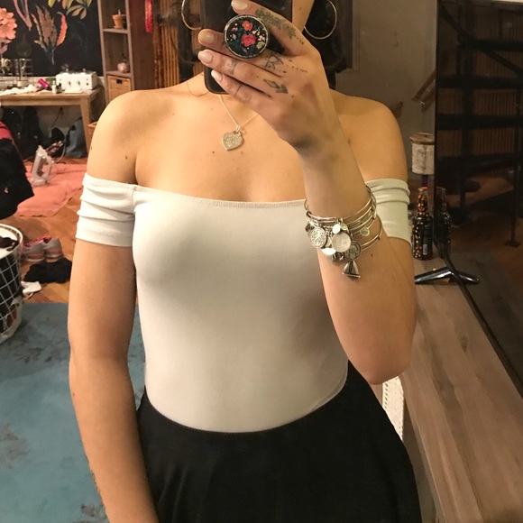 FOREVER 21 OFF THE SHOULDER CREAM BODYSUIT - Picture 3 of 4